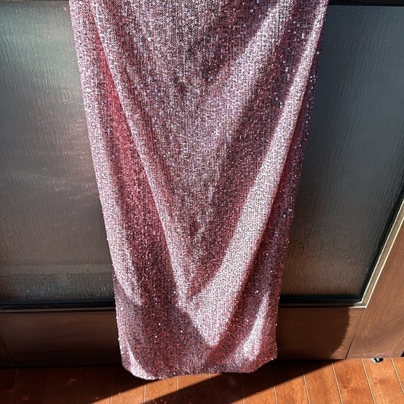 Elegant Pink Sequin Evening Gown - Picture 6 of 12